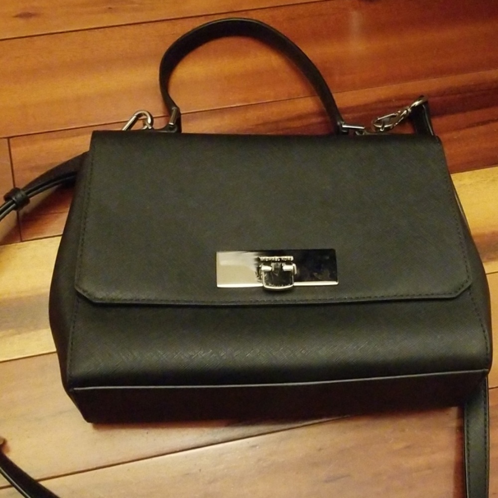 Michael kors crossbody bag